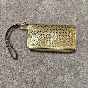MK-wristlet wallet, Gold in great condition PreLoved